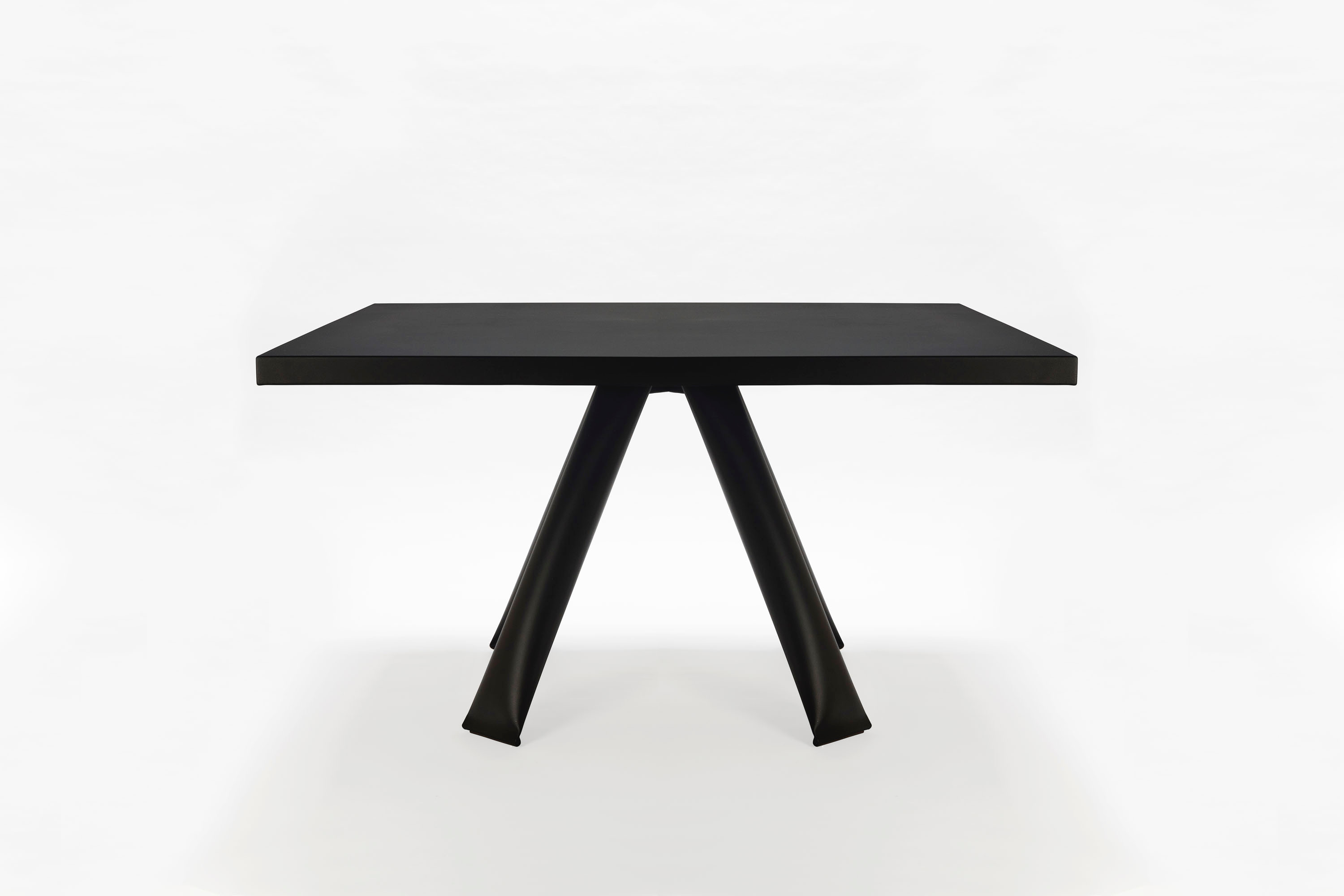 Tubus square table for private home
